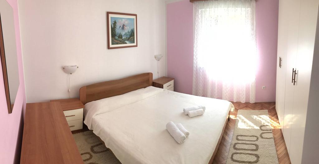 Apartamento Luka Pula Exterior foto